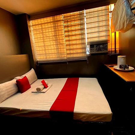 Oyo 104 Manila Venetian Hotel Ngoại thất bức ảnh