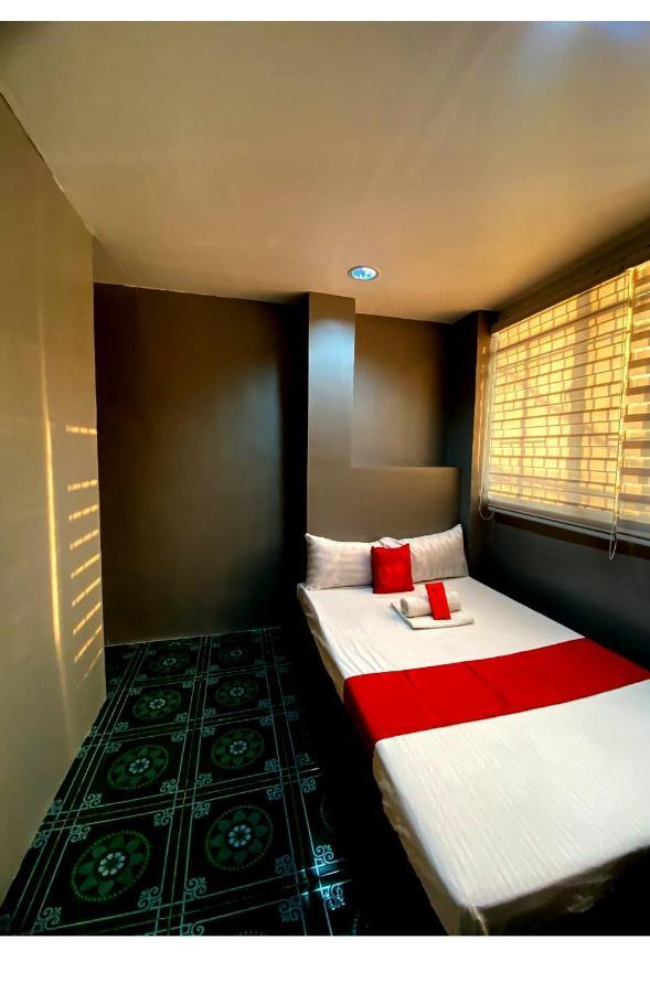 Oyo 104 Manila Venetian Hotel Ngoại thất bức ảnh